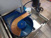 Wartung der Besteckpoliermaschine